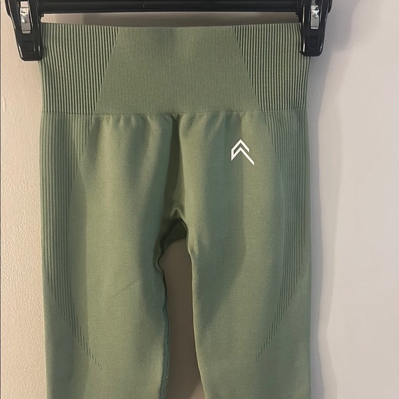 Oner Active Green Leggings for Versatile Comfort nwot - Picture 5 of 5